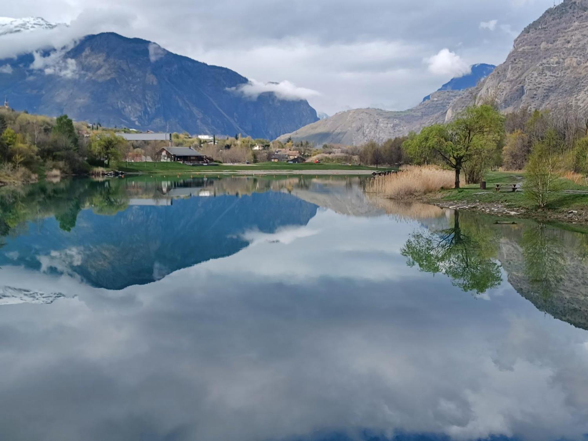 Villargondran, Les Magnifiques Cols De Maurienne Garage Motos, Velos Номер фото